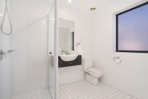 The Ensuite Bathroom of the Three Bedroom Apartment at Boulevard Apartments.