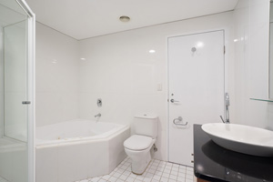 The Main Bathroom of the Three Bedroom Apartment at Boulevard Apartments.