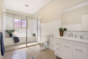 The Bathroom of a 2 Bedroom Townhouse Apartment at Birmingham Gardens Townhouses.