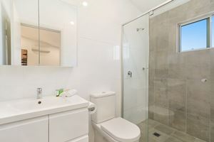 The Ensuite Bathroom of a 3 Bedroom Townhouse Apartment at Birmingham Gardens Townhouses.