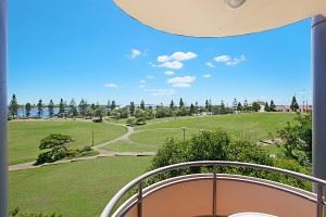 The Flagstaff Apartment features a private balcony with 180 degree views over Foreshore Park.